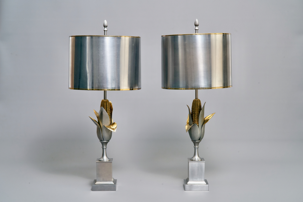 Een paar grote lampen met ma&iuml;skolven, gemerkt Maison Charles, ca. 1960